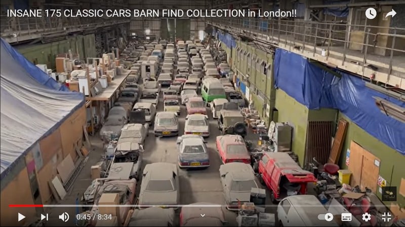 L'entrepôt londonien abrite 175 véhicules de collection - Crédits : Youtube/TFJJ (capture d'écran)