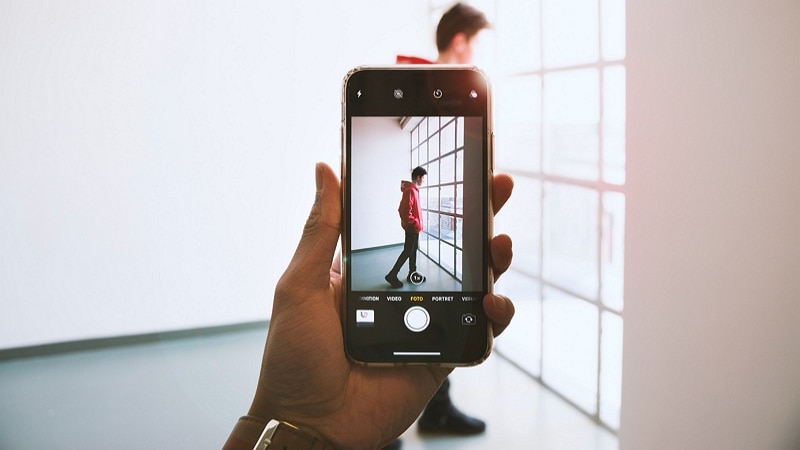 Un iPhone prenant une photo - Reinhart Julian / Unsplash