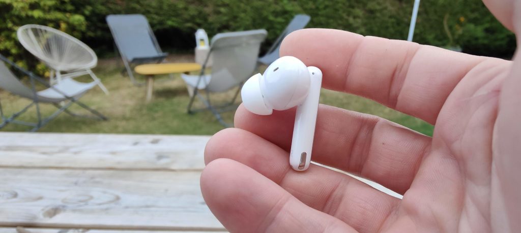 Image 7 : Test Oppo Enco Free 2 : les meilleurs écouteurs pour ceux qui entendent moins bien