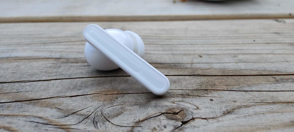 Image 4 : Test Oppo Enco Free 2 : les meilleurs écouteurs pour ceux qui entendent moins bien