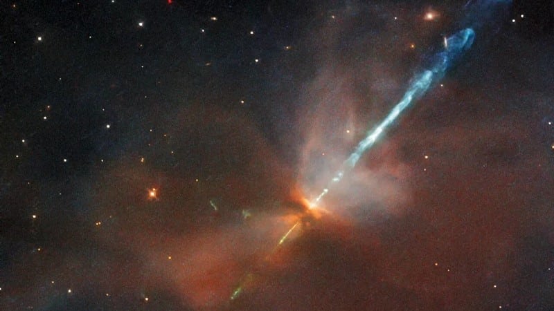 Image 1 : Nasa : Hubble a repéré un sabre laser dans l'espace, ou ce qui y ressemble