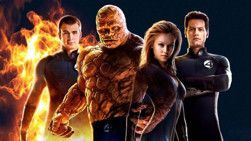 Les 4 Fantastiques dans leur version 2005, avec de gauche à droite Chris Evans, Michael Chiklis, Jessica Alba et Ioan Gruffudd (Crédits image : Fox Studios)