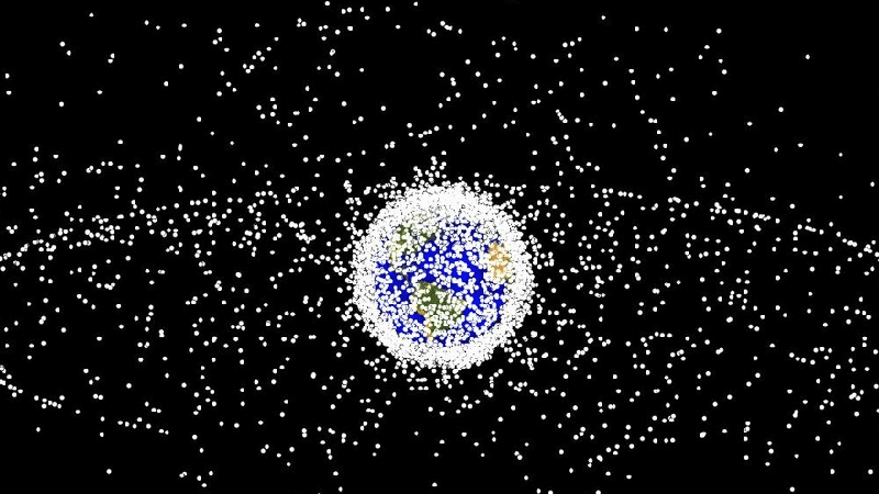 Vue d'artiste de déchets spatiaux en orbite - Crédit : wikimedia