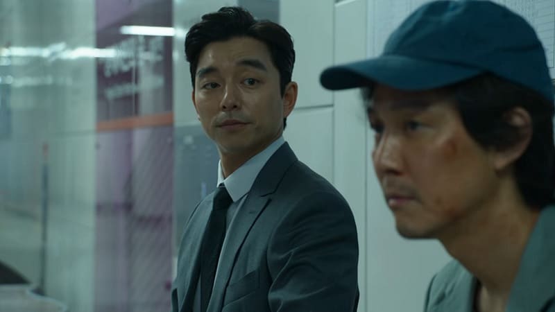 Le recruteur (Gong Yoo) dans Squid Game