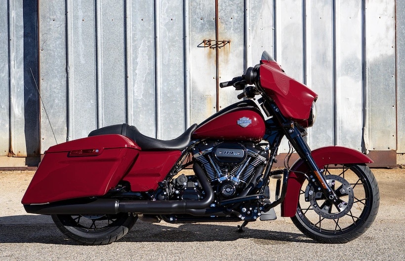 Image 1 : Une Harley-Davidson avec un iPad à la place du tableau de bord