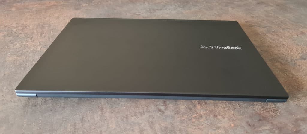 Image 3 : Test Asus Vivobook S15 OLED : un PC qui mise tout sur la qualité d'affichage