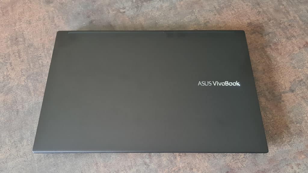 Image 2 : Test Asus Vivobook S15 OLED : un PC qui mise tout sur la qualité d'affichage