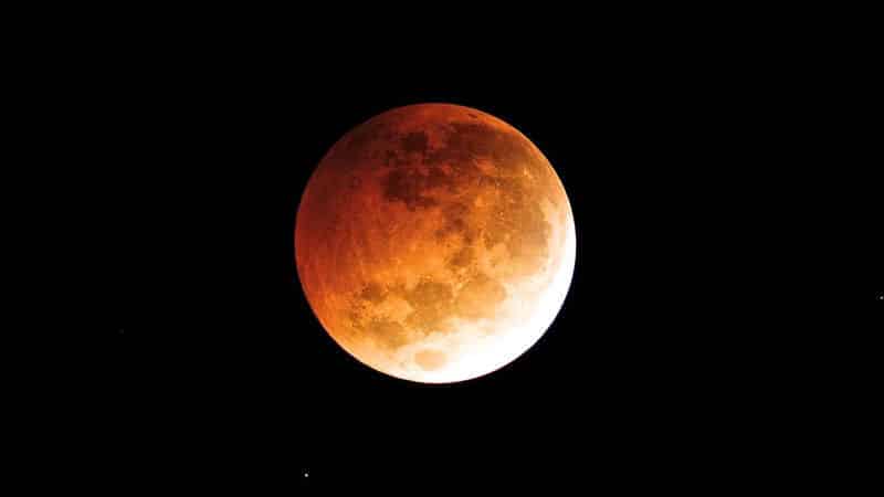 Le rougissement de la Lune durant une éclipse lunaire partielle (Crédit image : Greg Redfern)