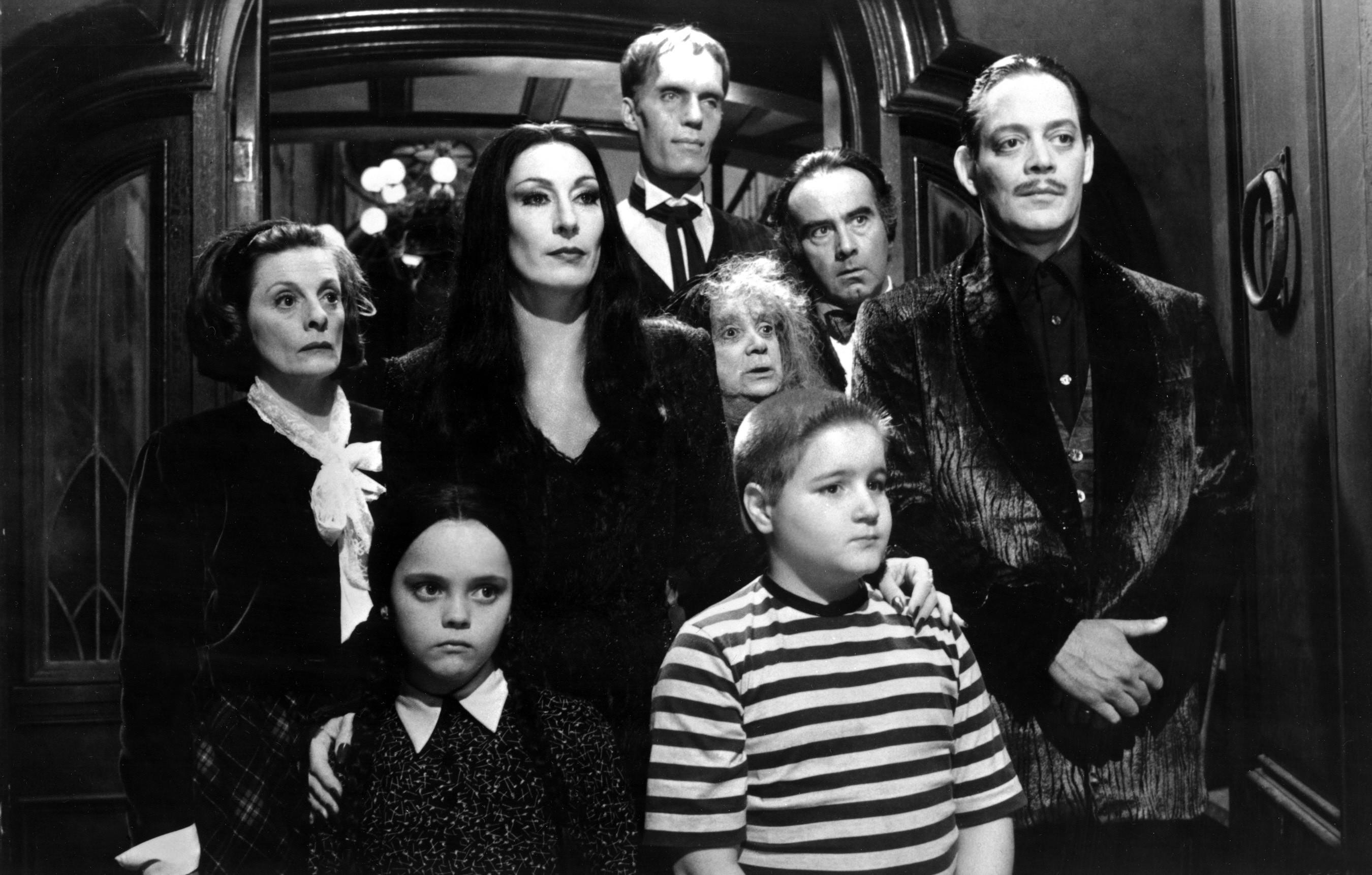 the addams family paramount via everett collection