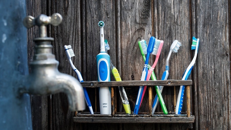 Plusieurs types de brosses à dents