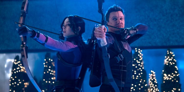 hawkeye hailee steinfeld jeremy renner new image social featured