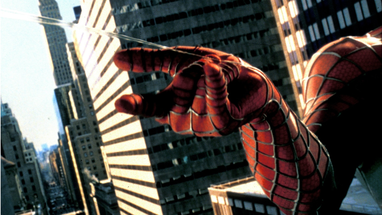 Il fabrique le lance-toile de Spider-Man