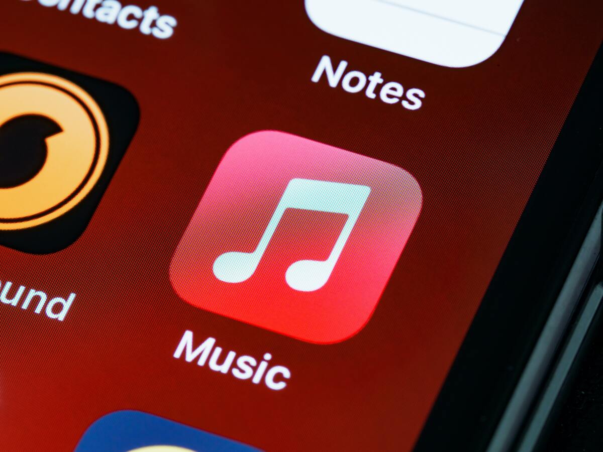 apple music iphone 1