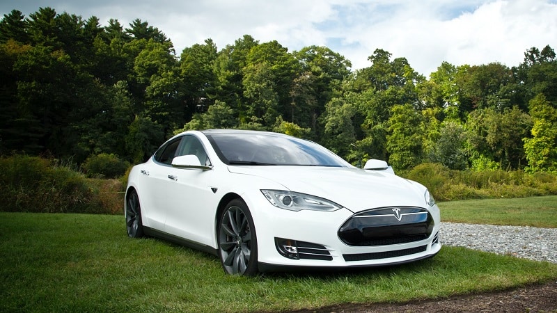 Une voiture Tesla