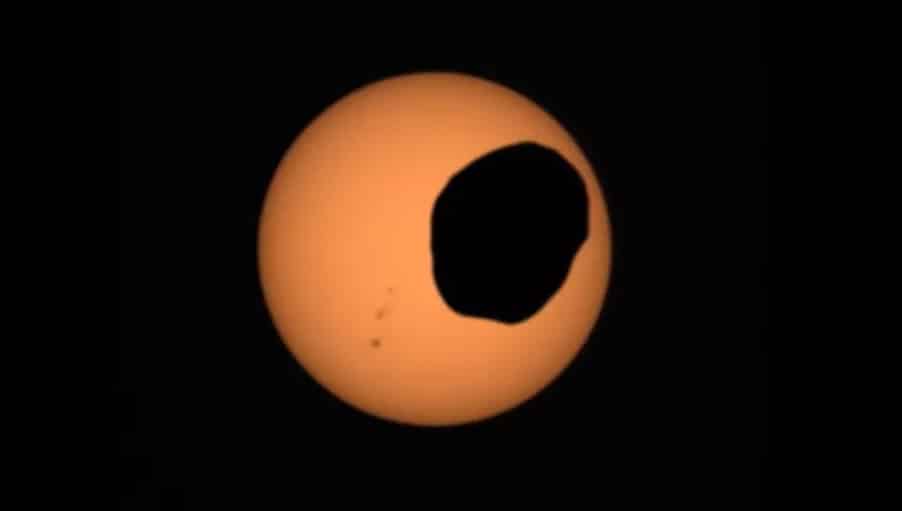 Image 1 : Regardez cette spectaculaire éclipse solaire sur Mars (vidéo)