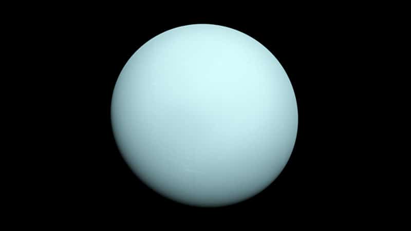 Urano avistado pela Voyager 2