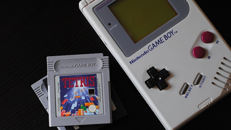 La Game Boy et deux cartouches de jeux