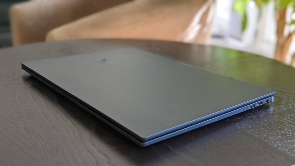 Image 8 : Test Asus Zenbook S13 OLED : enfin le petit PC ultraléger ultime ?