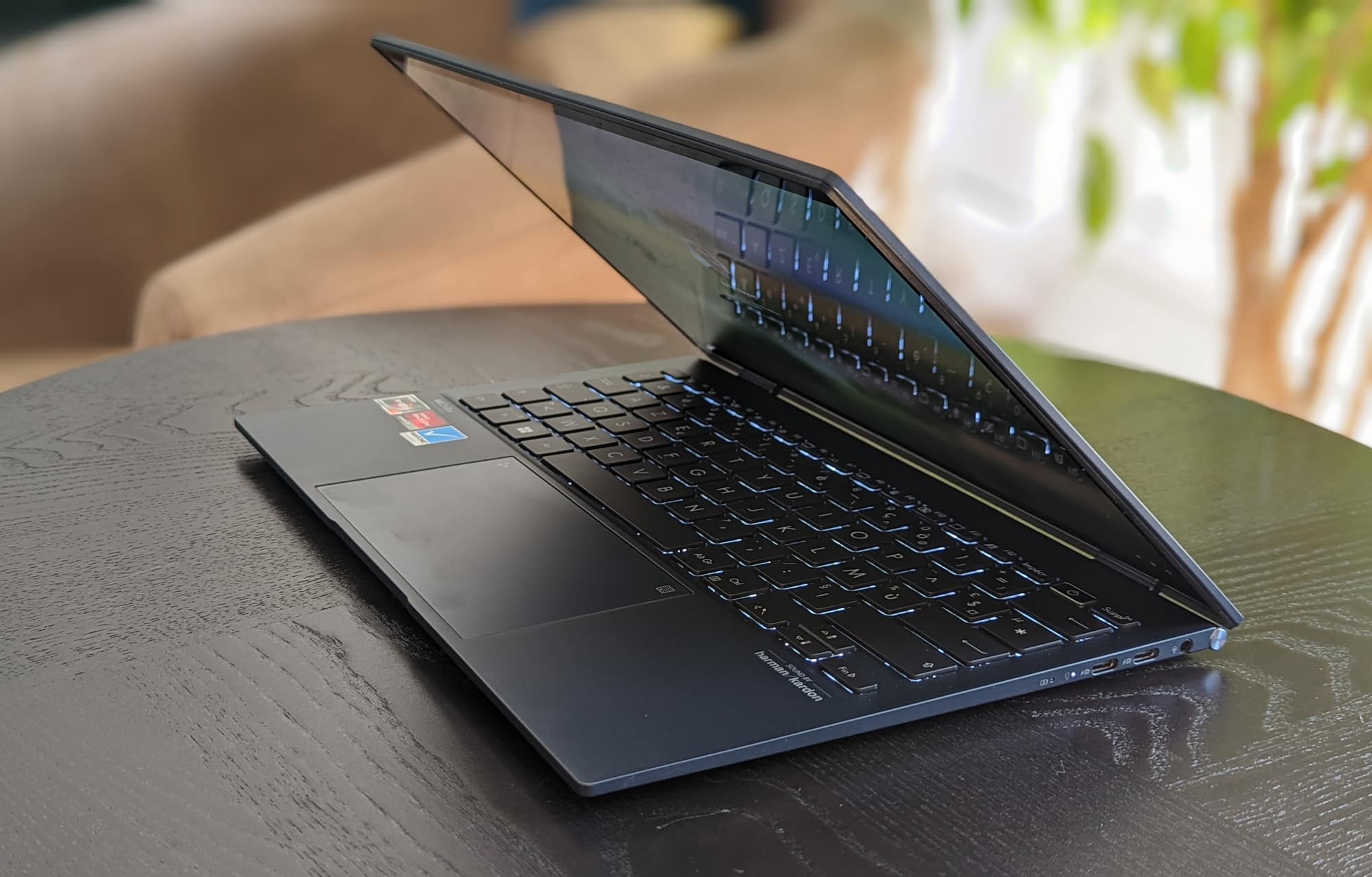 Test Asus Zenbook S13 OLED enfin le petit PC ultraléger ultime