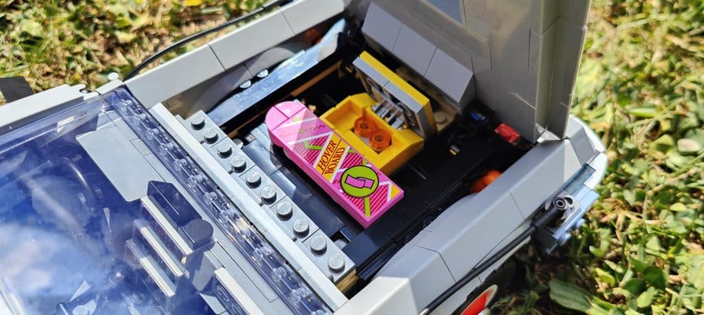 Image 8 : Test LEGO Retour vers les Futur : on a construit la DeLorean, vaut-elle ses 170 € ?