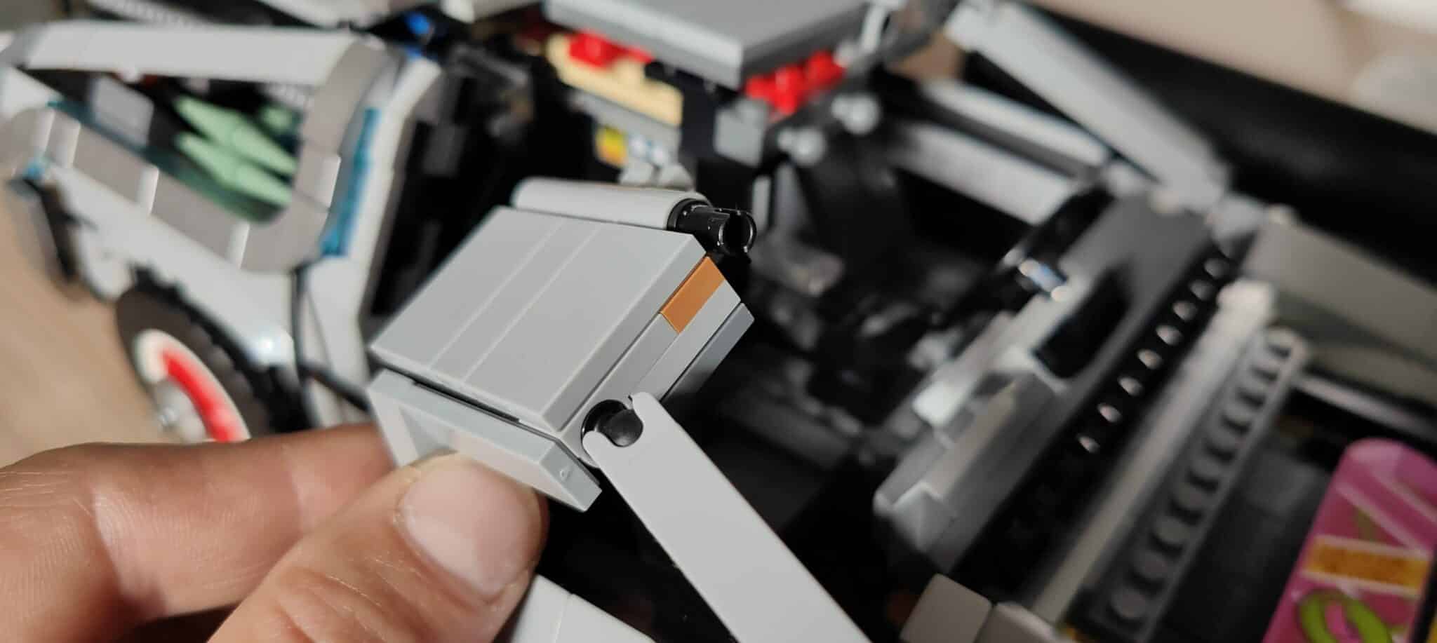 Comment résoudre le problème de portes de la DELOREAN LEGO 10300