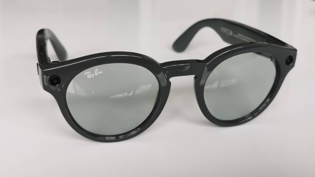 Image 8 : Test Ray-Ban Stories : les lunettes Facebook sont  plus connectées qu'intelligentes