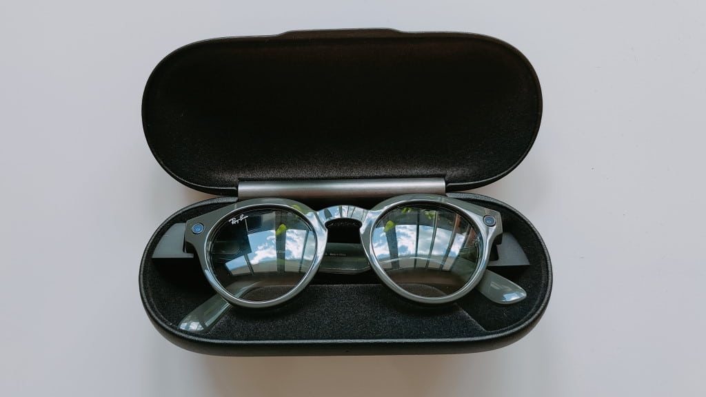 Image 6 : Test Ray-Ban Stories : les lunettes Facebook sont  plus connectées qu'intelligentes