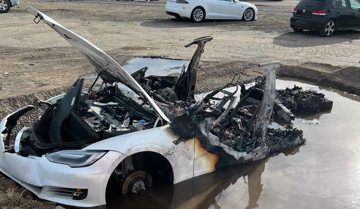 tesla model s prend feu