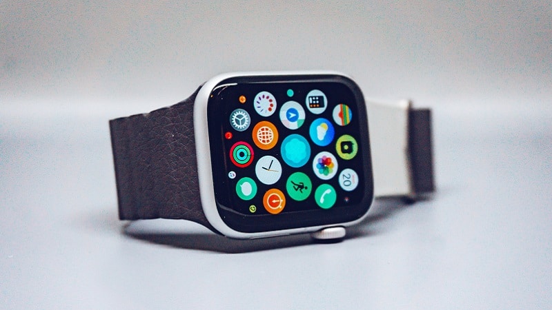 Image 1 : Une Apple Watch salvatrice, de la 2D à la 3D grâce à une IA, nouvelles images d'Andor, c'est le récap' !