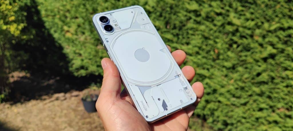 Image 1 : Nothing Phone(1) : le premier smartphone transparent est lancé à 469 €