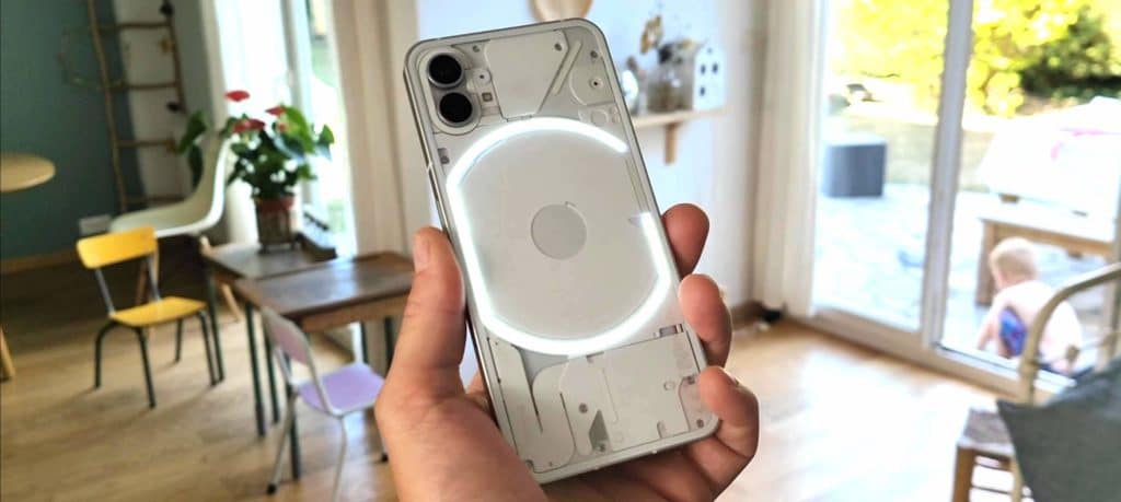 Image 3 : Nothing Phone(1) : le premier smartphone transparent est lancé à 469 €