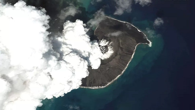 tonga eruption volcanique