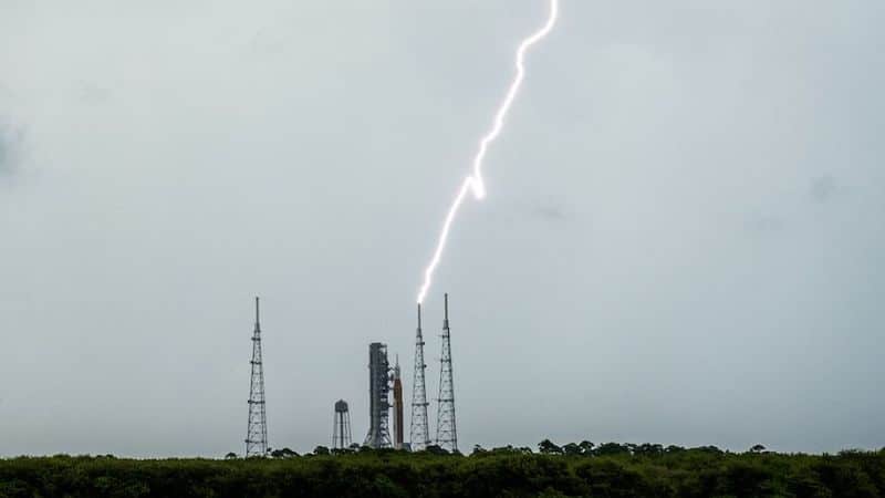 La foudre s'abat sur la base de lancement d'Artemis I