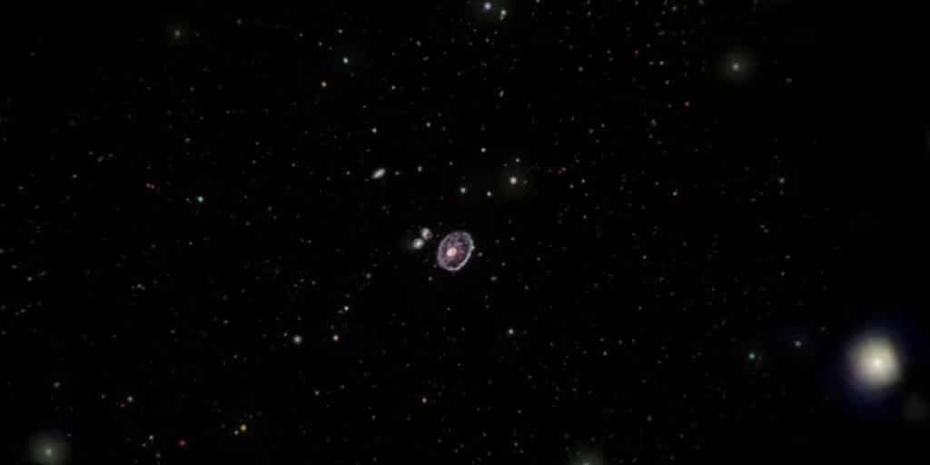 Image 1 : James Webb : vous vous sentirez tout petit en zoomant sur cette galaxie (vidéo)