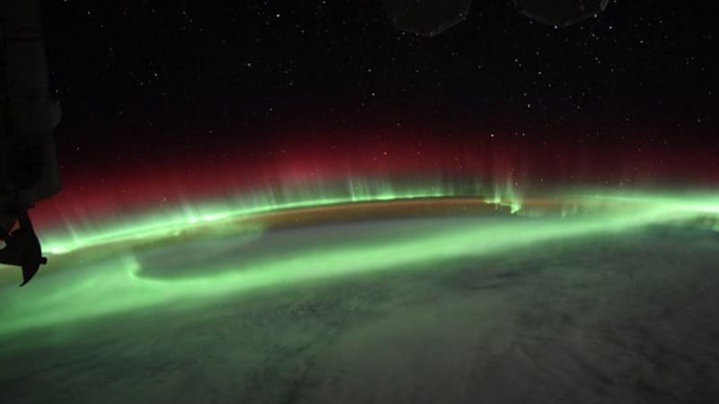 Spectaculaire aurore boréale observée depuis l'ISS