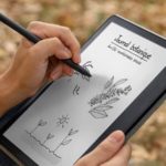 La Kindle Scribe est la première liseuse d’Amazon équipée d’un stylet