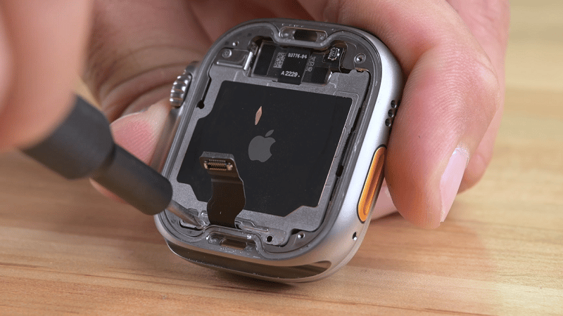 Démontage de l'Apple Watch Ultra