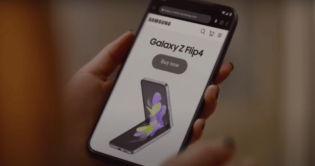Imagen 1: Samsung trolea a los iPhones para promocionar su Galaxy Z Flip 4