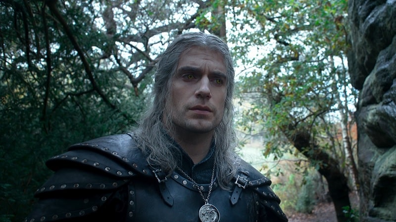 Geralt de Riv (Henry Cavill) dans The Witcher
