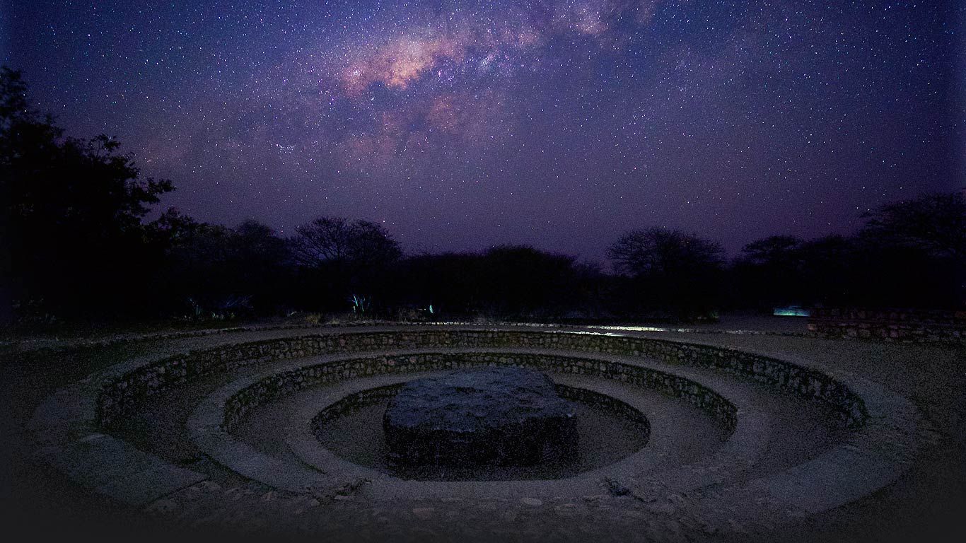 La météorite d'Hoba, la plus grosse jamais retrouvée sur Terre © © Maciej Tomkow, Nimia