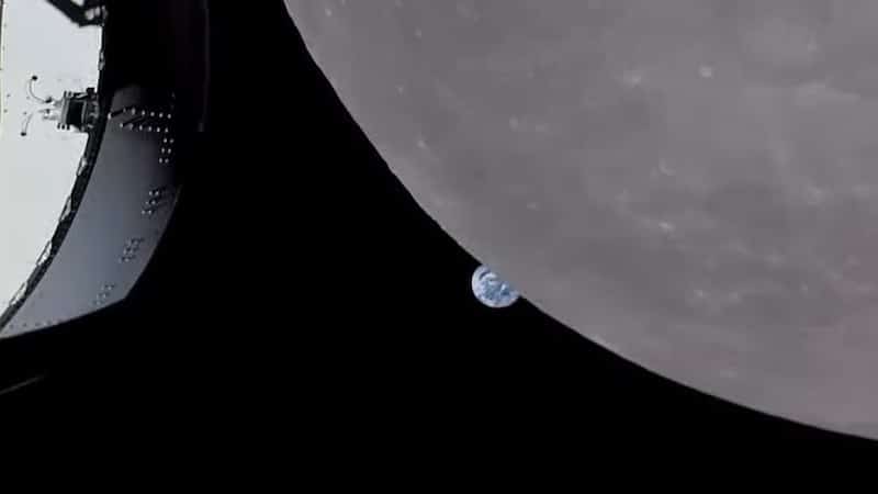 Photo de la Terre avec la Lune en gros plan capturée par la capsule Orion