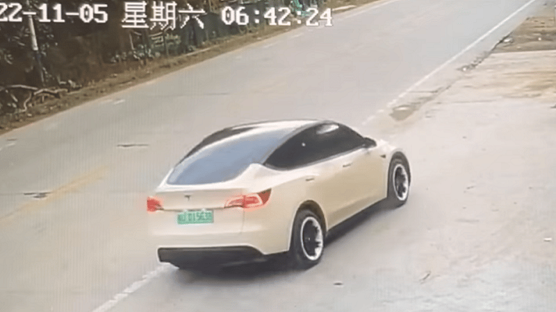 tesla accident chine