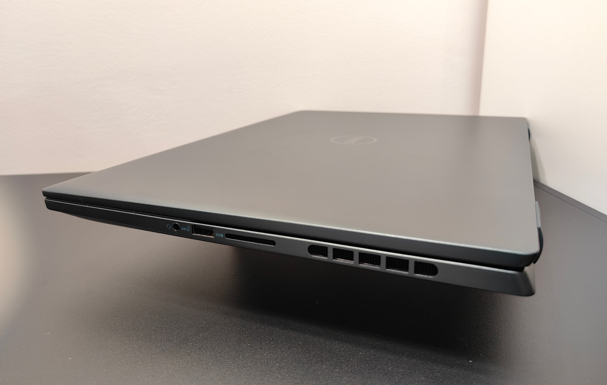 Test Dell Inspiron 16 Plus 7620 excellent rapport équipement / prix
