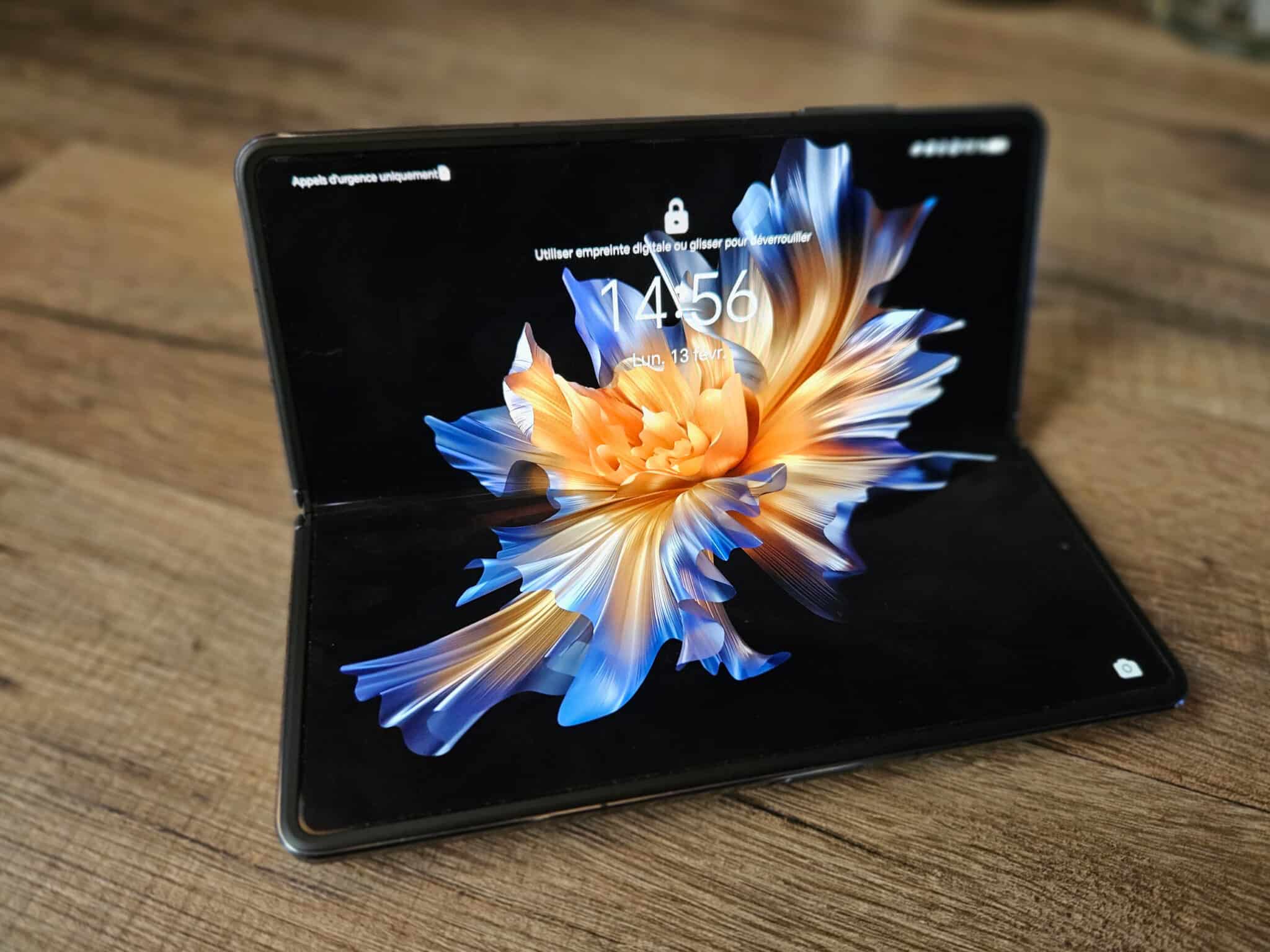 le smartphone pliant arrive en France dès 1 599 € le smartphone pliant arrive en France dès 1 599 €