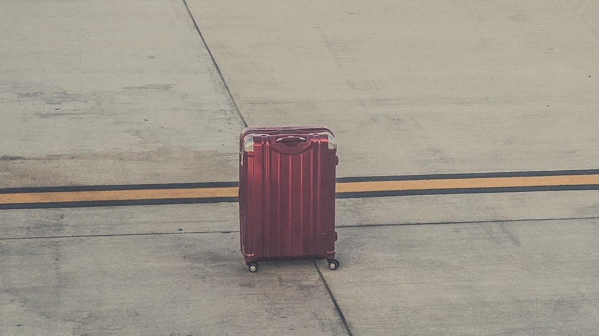 Un AirTag trace une valise perdue donnée à la charité par la
