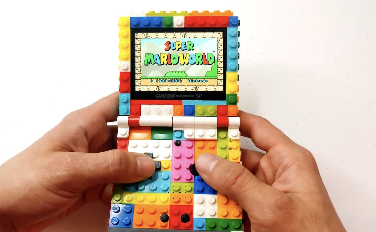 La Game Boy Advance SP en LEGO © Retro Stash Repairs