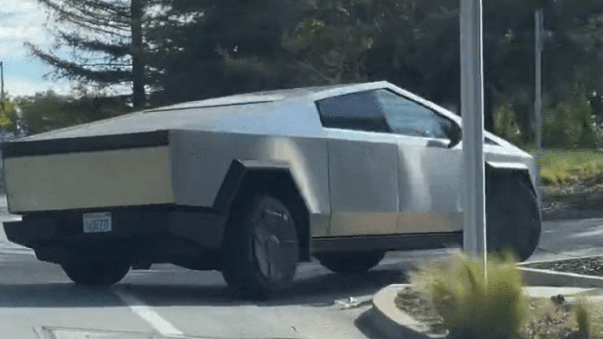 Un prototype du Cybertruck en Californie