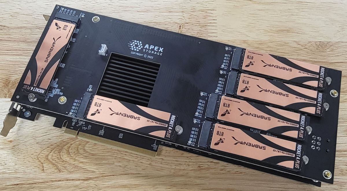 Cette carte PCIe de 21 SSD NVMe d'une capacité de 336 To coûtera
