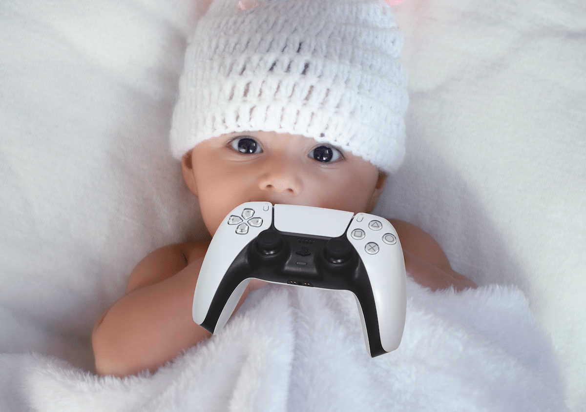 PS5 : des bébés sont nés in-vitro à l'aide d'une manette DualSense