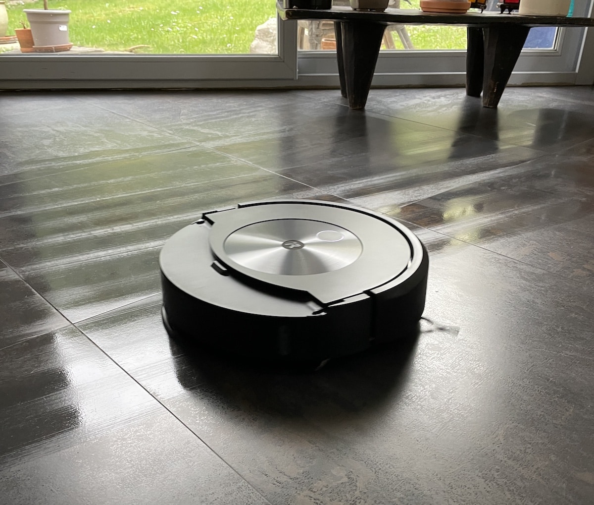 Test Roomba Combo J7+ : l'aspirateur robot 2-en-1 selon iRobot - Les  Numériques